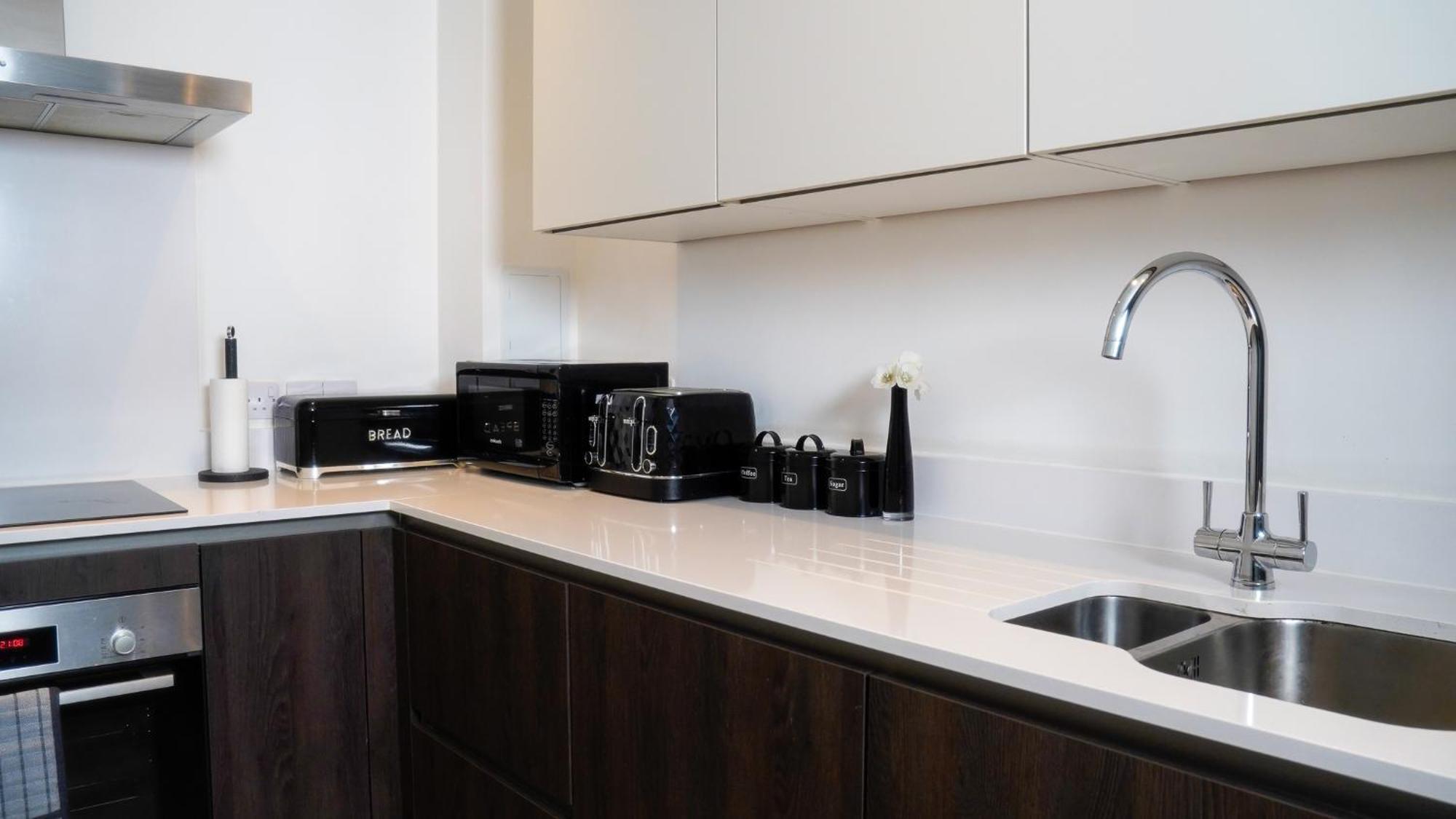 Manchester City Centre Apt With Balcony & Free Parking - Including Free 1-Hour Early Check-In Or Late Check-Out For Bookings Until July, Justeat Voucher For 2-Night Stays Minimum! Exterior foto